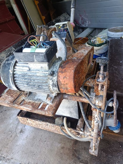 Maquina de cortar pedra