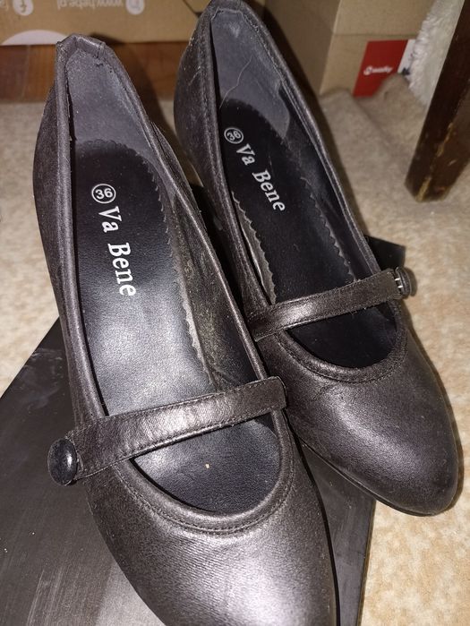 Buty na obcasie 36