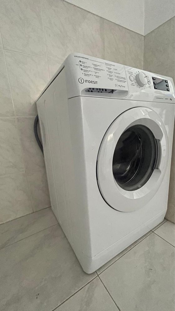 Máquina de lavar roupa Indesit 8 kg