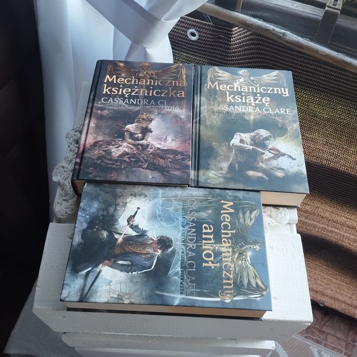 Diabelskie maszyny Cassandra Clare tomy 1-3