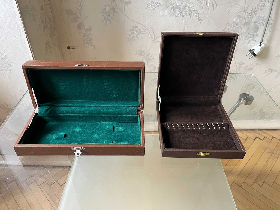 Футляры для  столовых приборов.