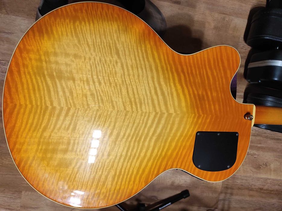 Yamaha AEX1500 - японська гітара преміум-класу