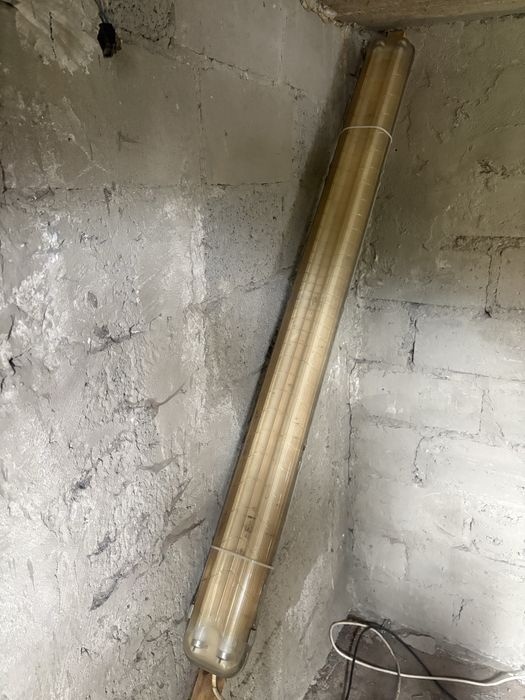 Lampa wiszaca do garażu