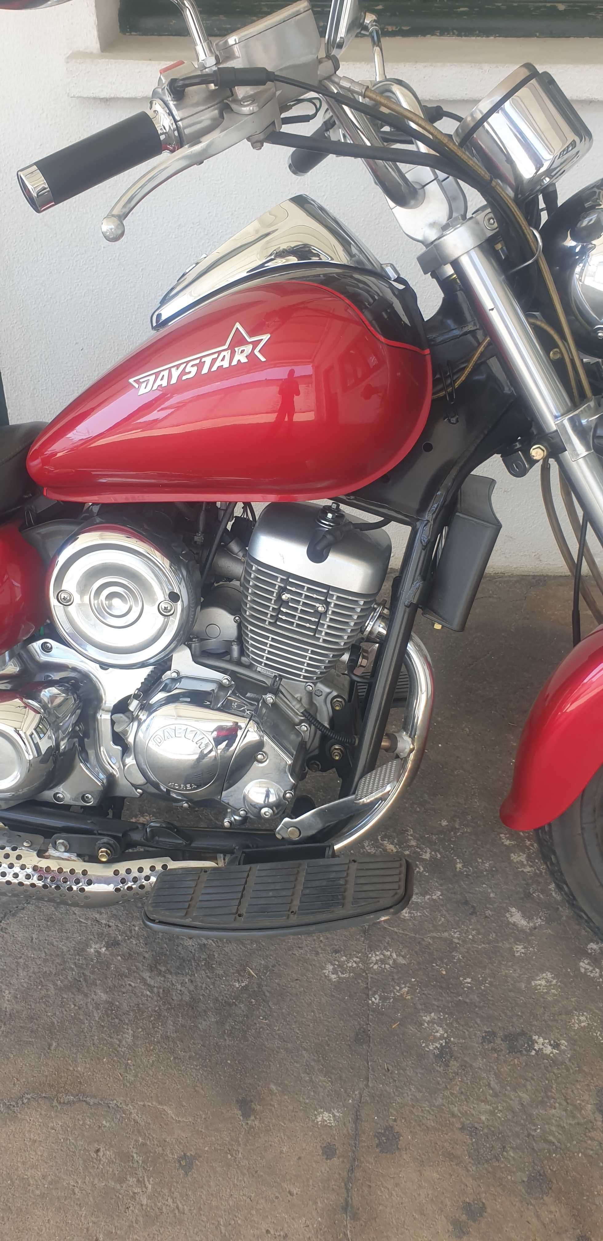 Moto 125cc Daelim Daystar Ano 2018 pode com conduzida com carta carro