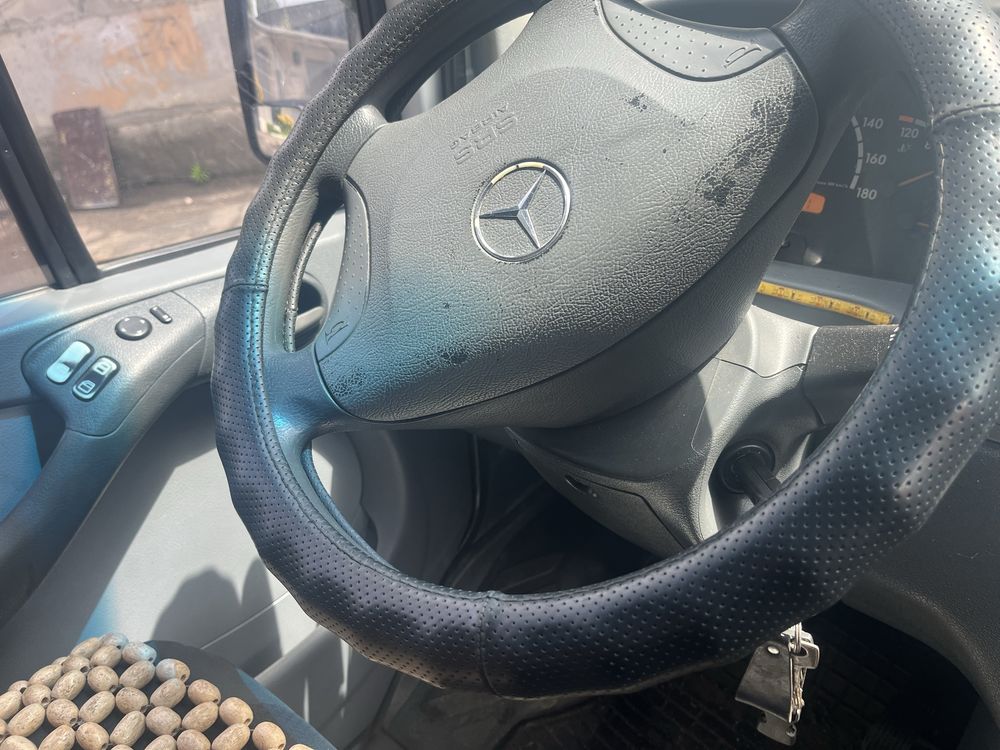 Продам Mercedes Sprinter 313D грузовой