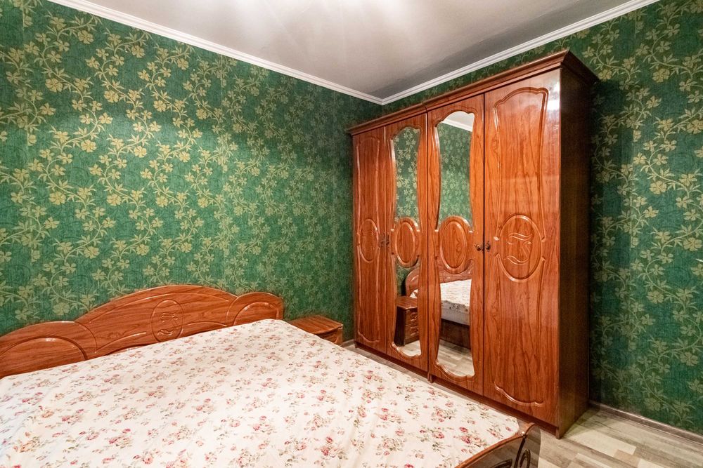 2-к. квартира з ремонтом, бойлером та лоджією за вул. Василя Стуса