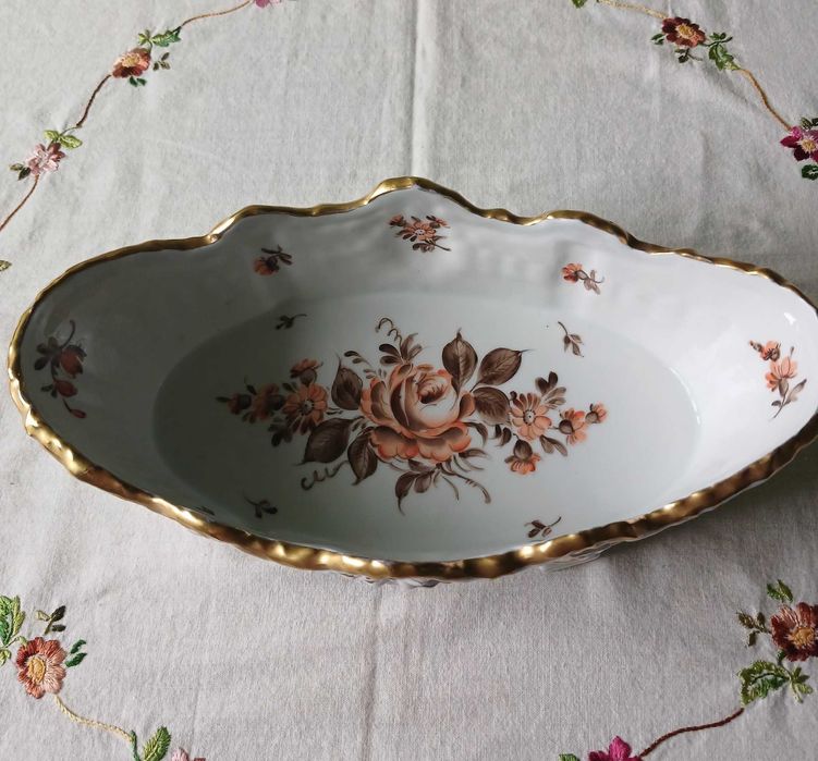 фіалковий набір, овальні блюда та солонки