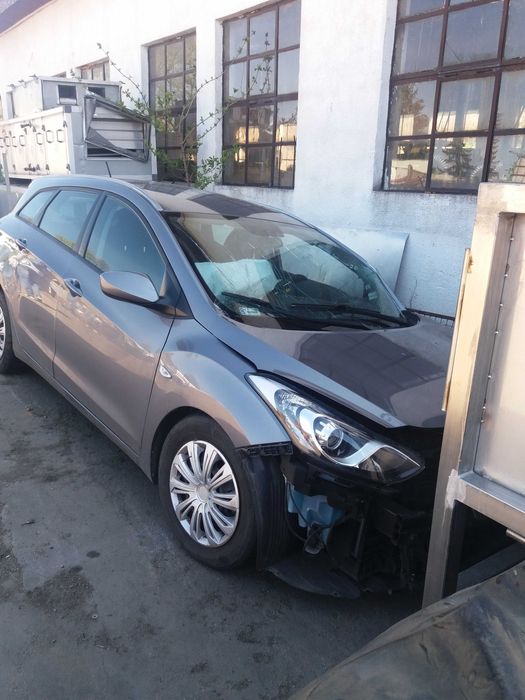 Hyundai i30 r.2014 1.6 benz.