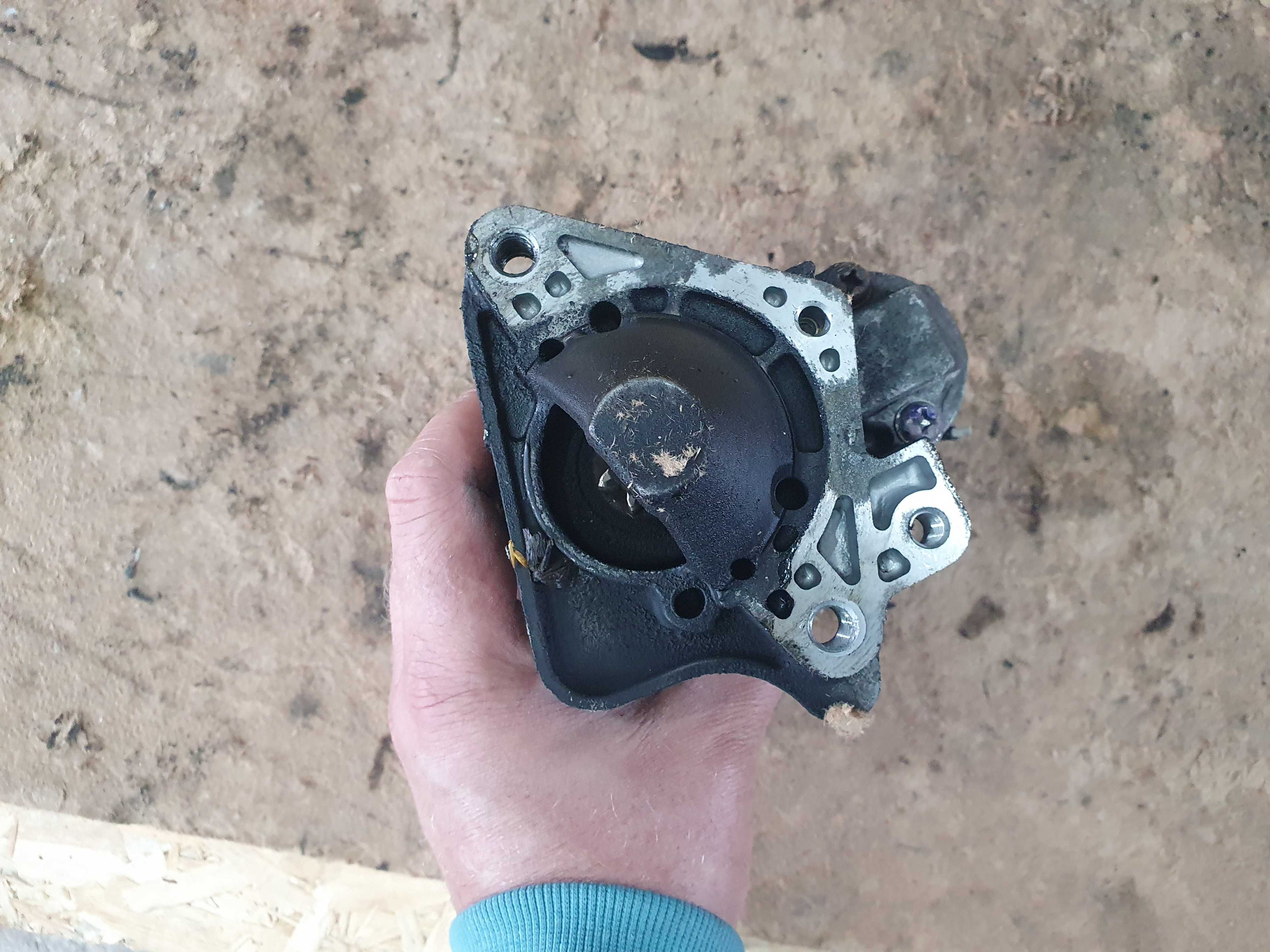 Rozrusznik Renault Clio 3 III 1.6 16v benzyna sprawny