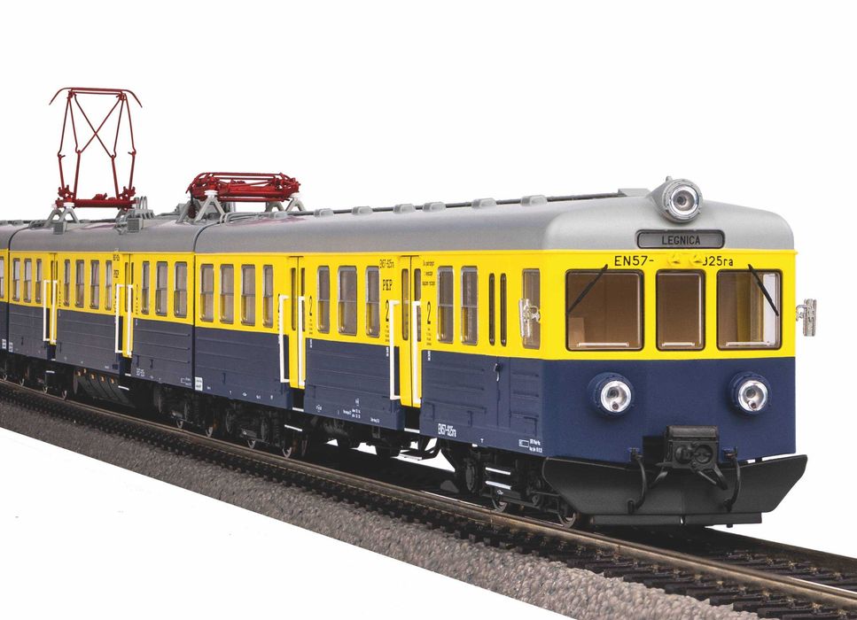 Elektryczny zespół trakcyjny EN57-925 PKP IV 1:87 HO / Piko 51450