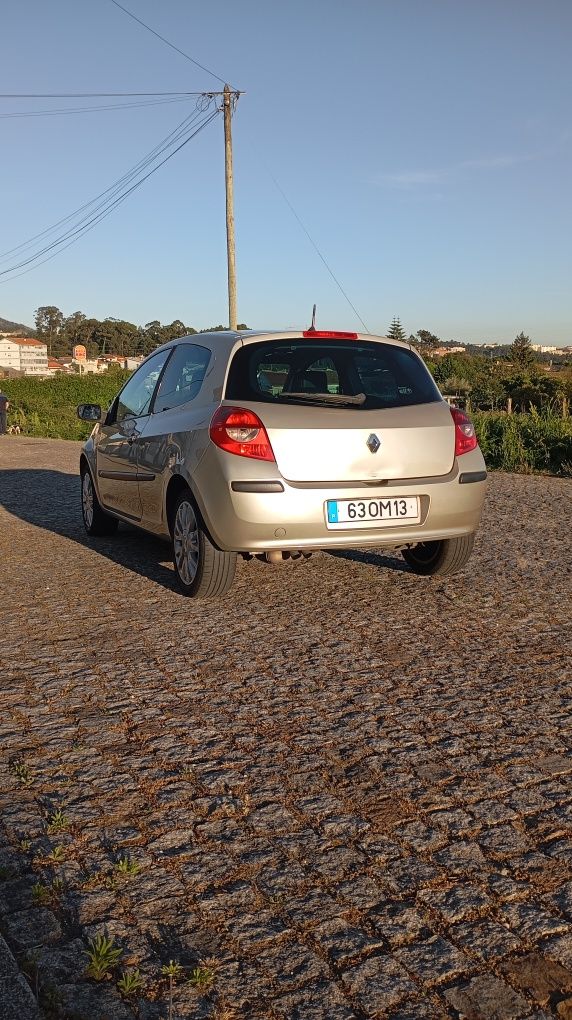 Renault Clio Luxe 105 CV - Particular