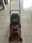 Maquina cortar relva