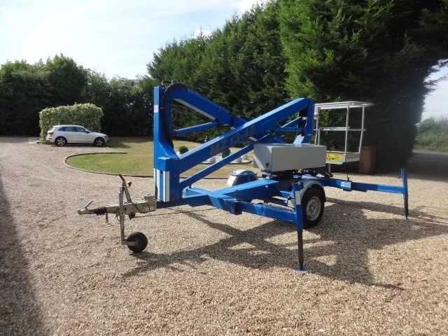 plataforma elevatoria 12M  rebocavel