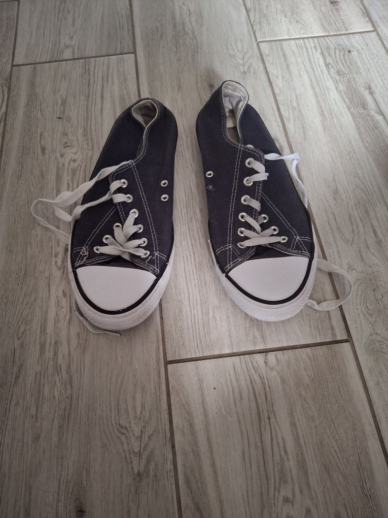 Sprzedam buty i męskie 43