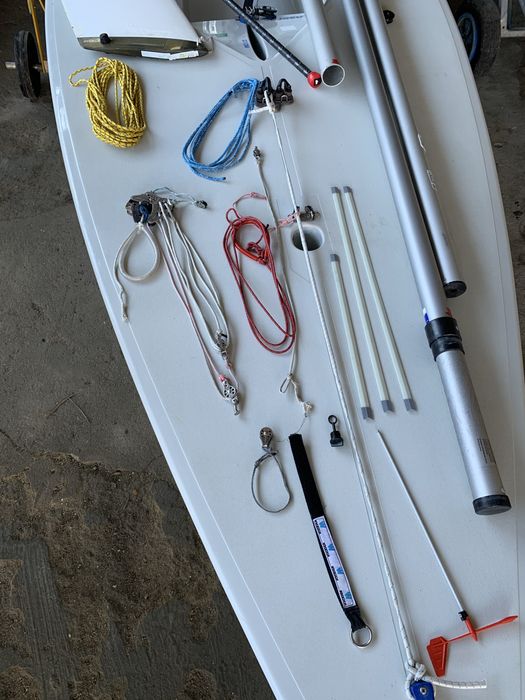 Barco/ vela ligeira Laser 4.7