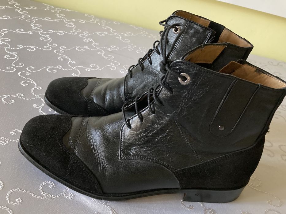 Ekskluzywne buty z zamszowymi wszywkami