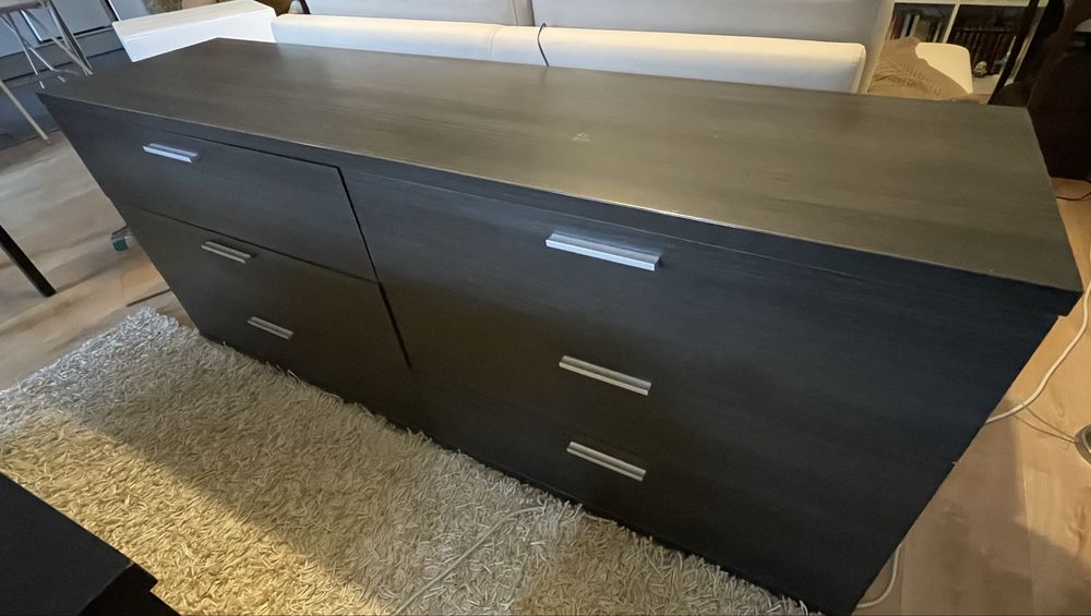 Cómoda cinzeta com 6 gavetas