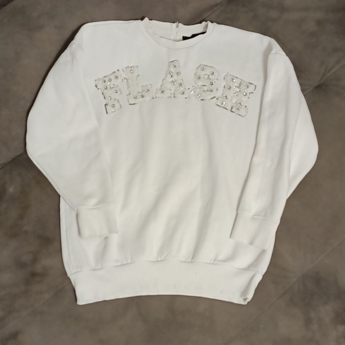 Пакет речей розмір  M/L
штани 2шт
купальники 2шт
футболк