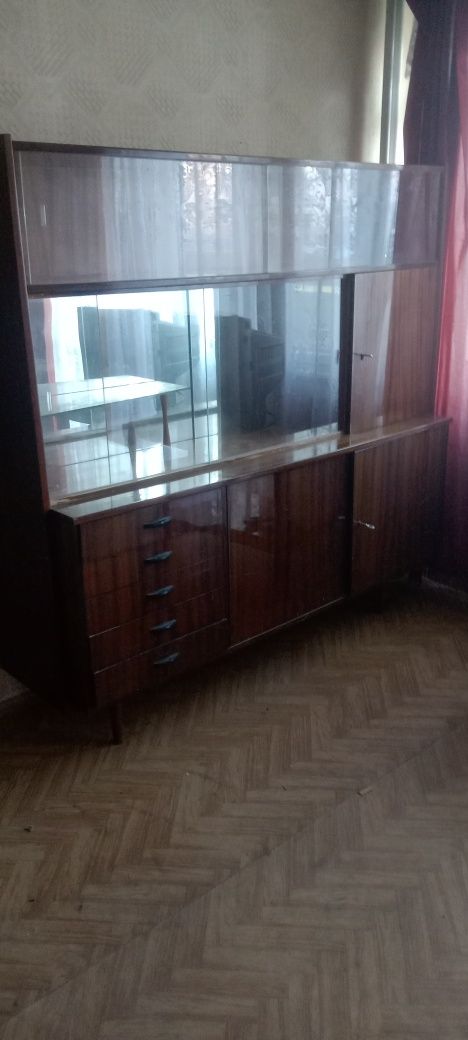 Witryna oszklona z lustrem PRL