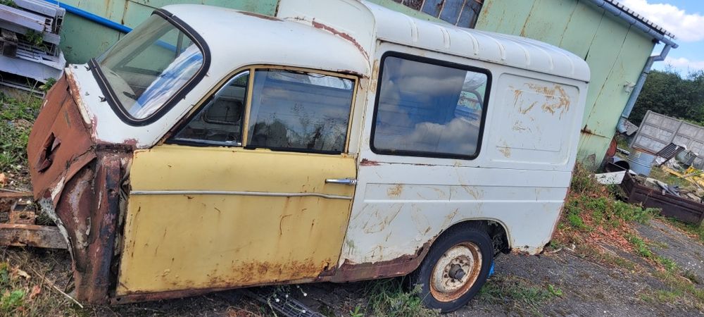 Syrena Bosto z fabryki prosto