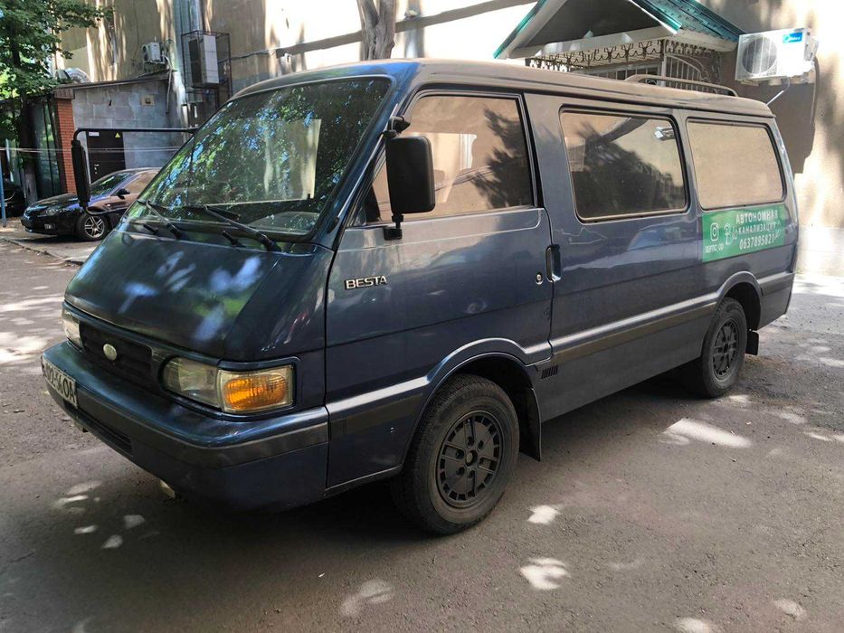 Микроавтобус KIA Besta 2.7D