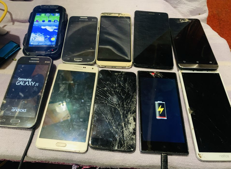 Продам лот смартфонов