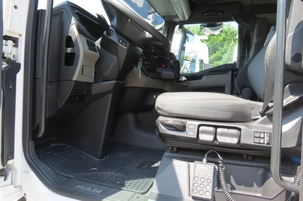 MAN TGX TG3 18.470 GX MEGA LEDY WAGA MODEL 2023 GWARANCJA FABRYCZNA DO 12/2025  zbiorniki 2x 480 l, blenda, lodówka, subwoofer, światła LED