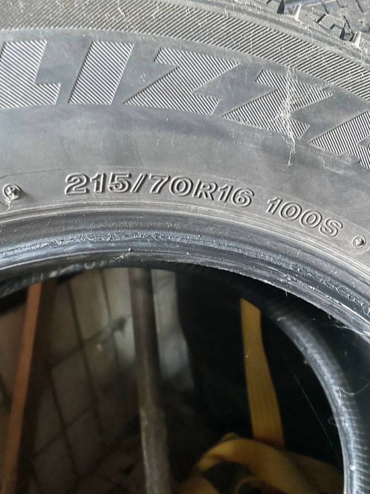 Bridgestone Blizzak DM-V2 215/70 R16 100S