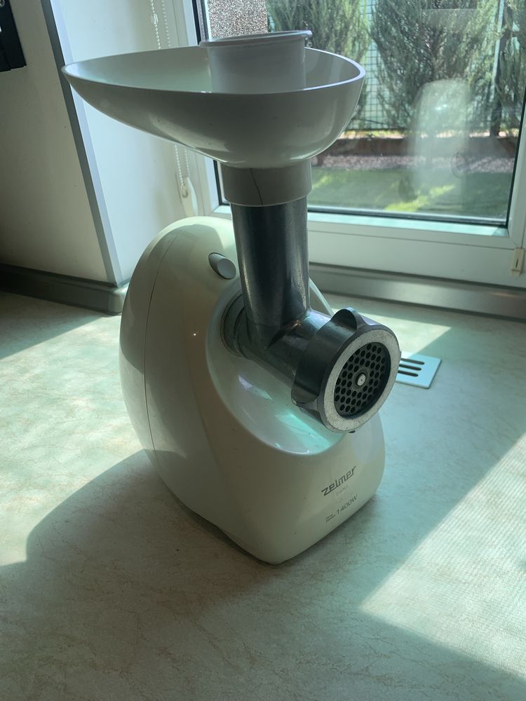 Электромясорубка Zelmer 1400w