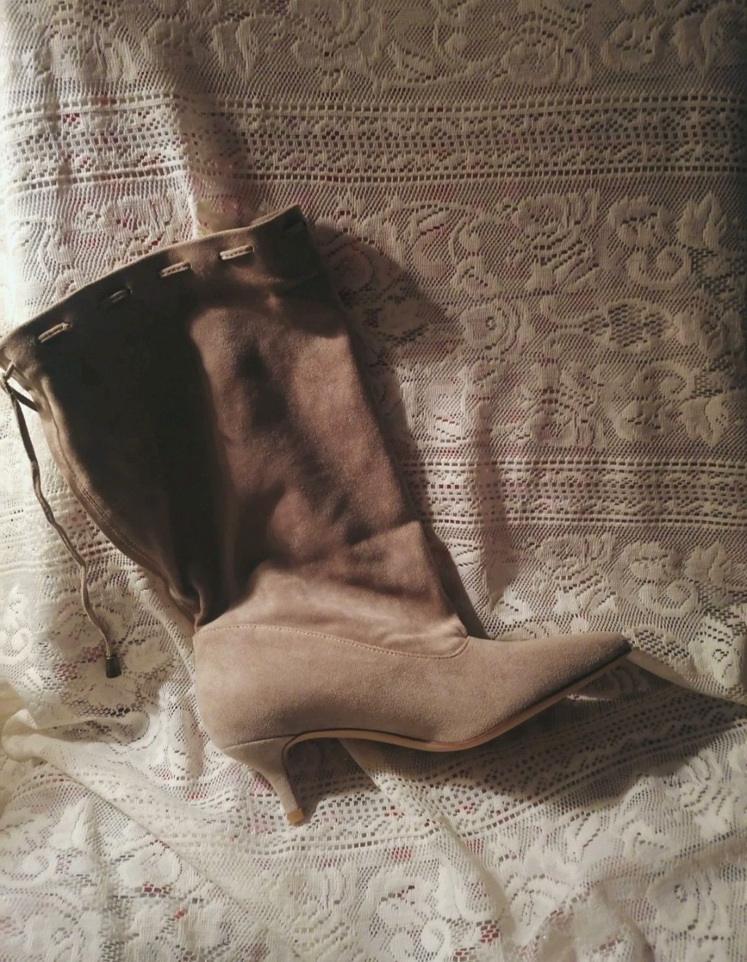 Zamszowe nude kozaki 38 szeroka cholewka niski obcas 5 cm Nowe