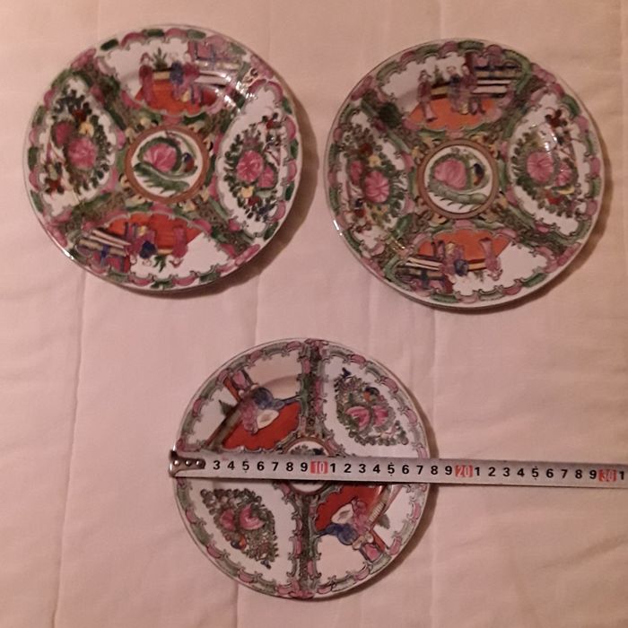3 Pratos antigos chineses em porcelana