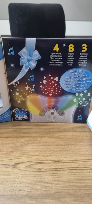 Chicco rainbow cube projektor