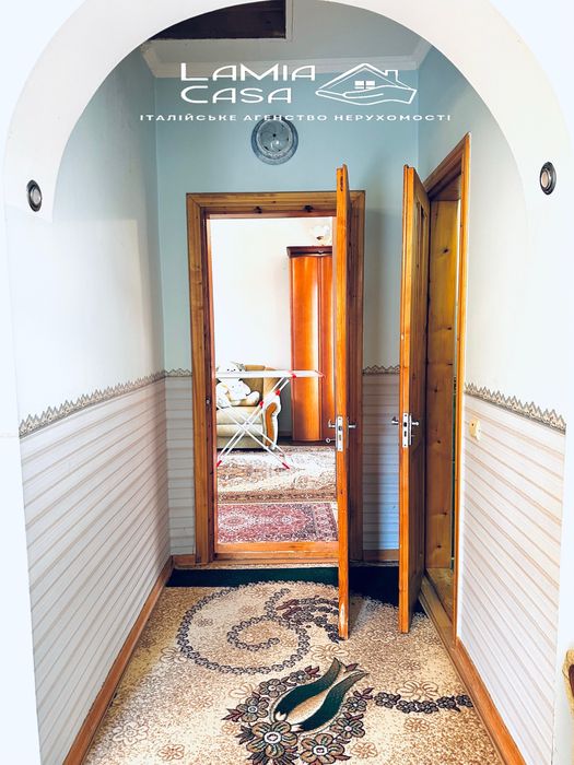 Продаж двох будинків в Годилові. 5 хв від Героів Майдану