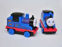 Паровозик Томас Свет Звук инерционный Thomas с движением Муз Паровоз