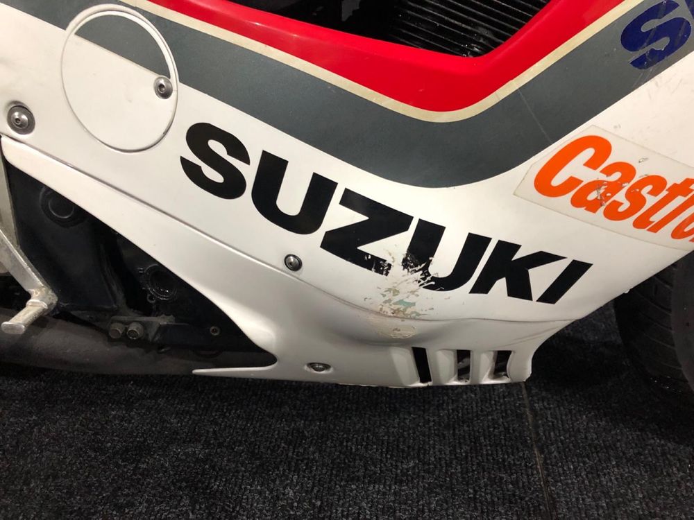 Suzuki gsxf750 katana