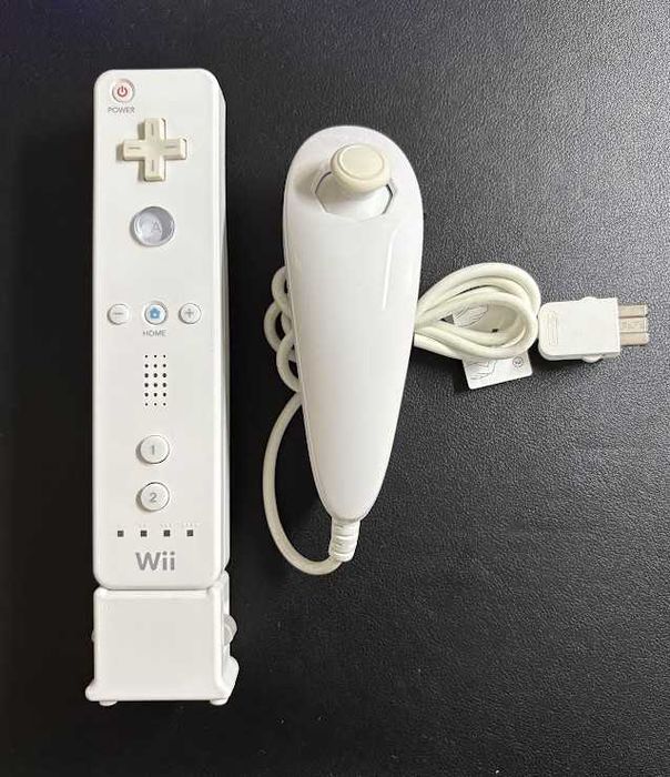 Nintendo Wii Remote + Motion plus + Nunchuck + Baterie