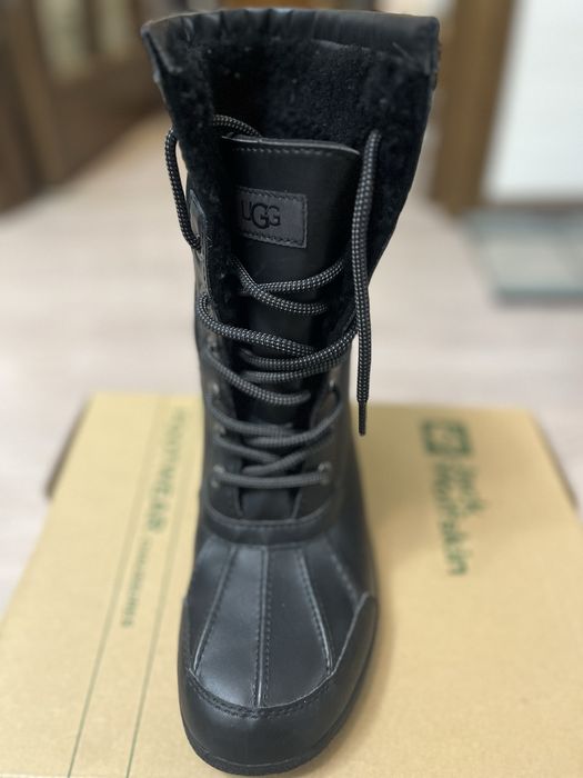 Зимові високі черевики  Ugg. 37 розмір.