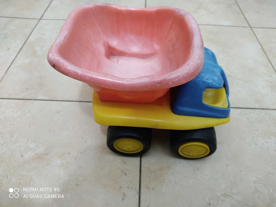 Triciclo para criança e outros brinquedos