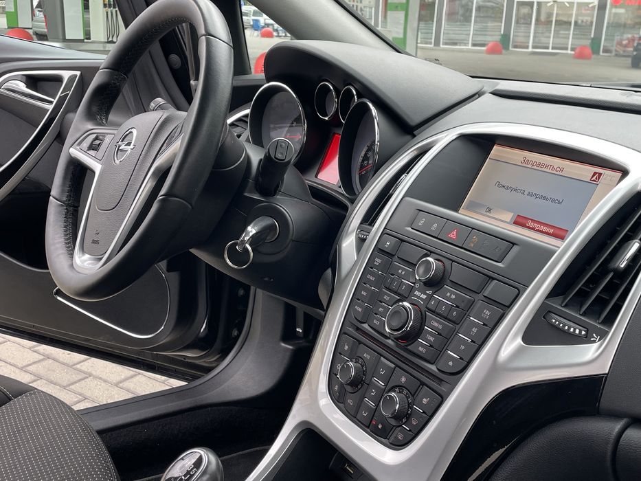 Продам Opel Astra J 2012р. 1.6 бензин Свіжопригнана