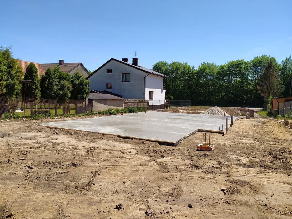 Działka budowlana z rozpoczętą budową