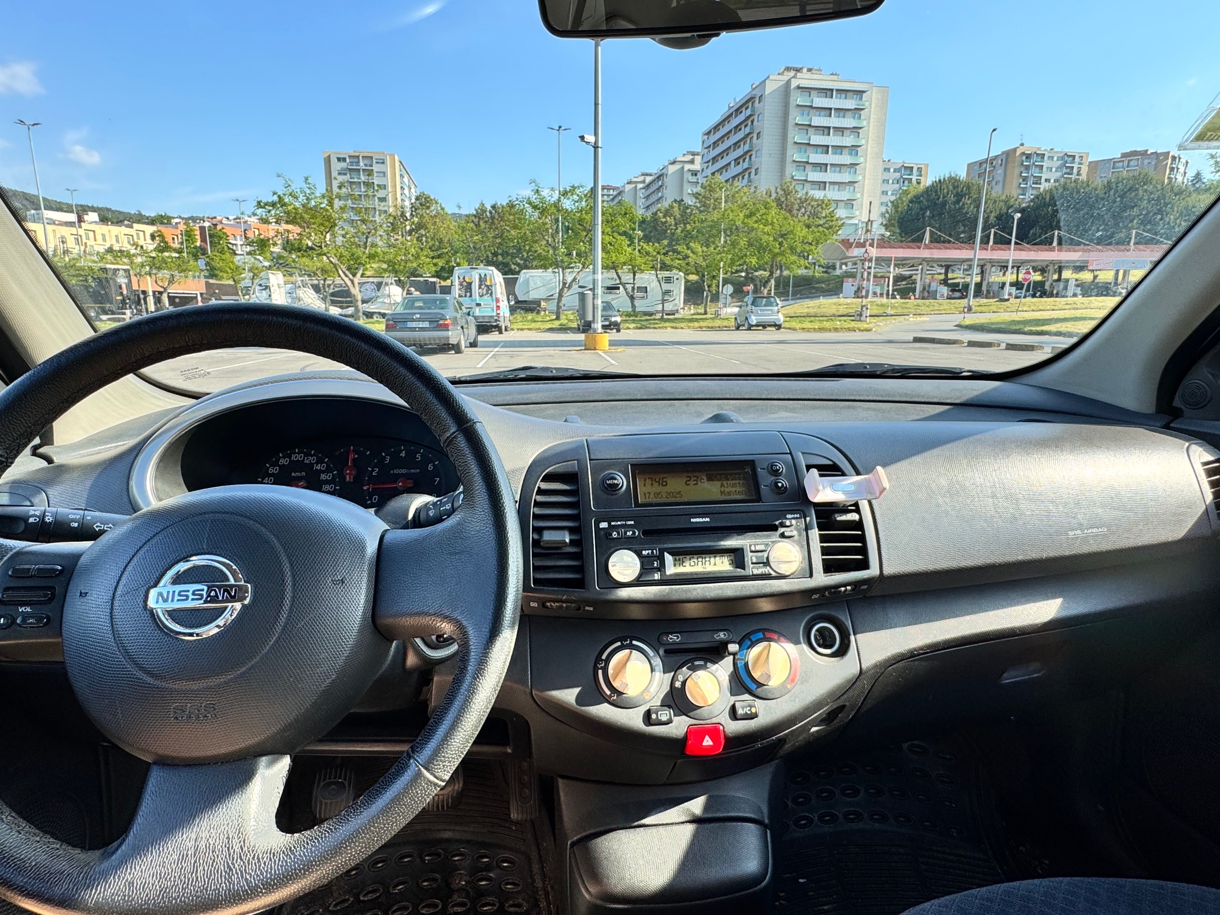 Nissan Micra 2004 em perfeito estado