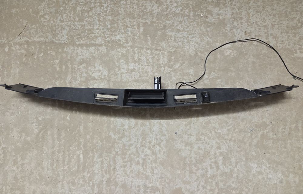 Планка, ручка багажника Dodge Grand Caravan