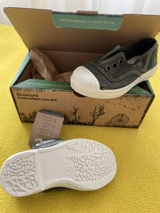 Sapatos bébé Natural world