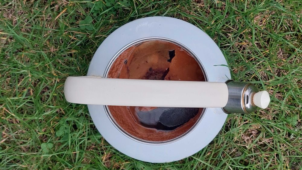 Чайник емальований зі свистком електричний