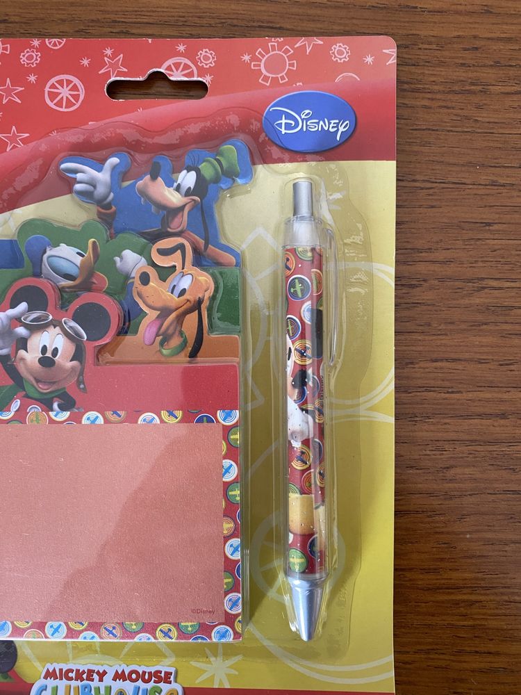 Bloco de notas e caneta Mickey Mouse