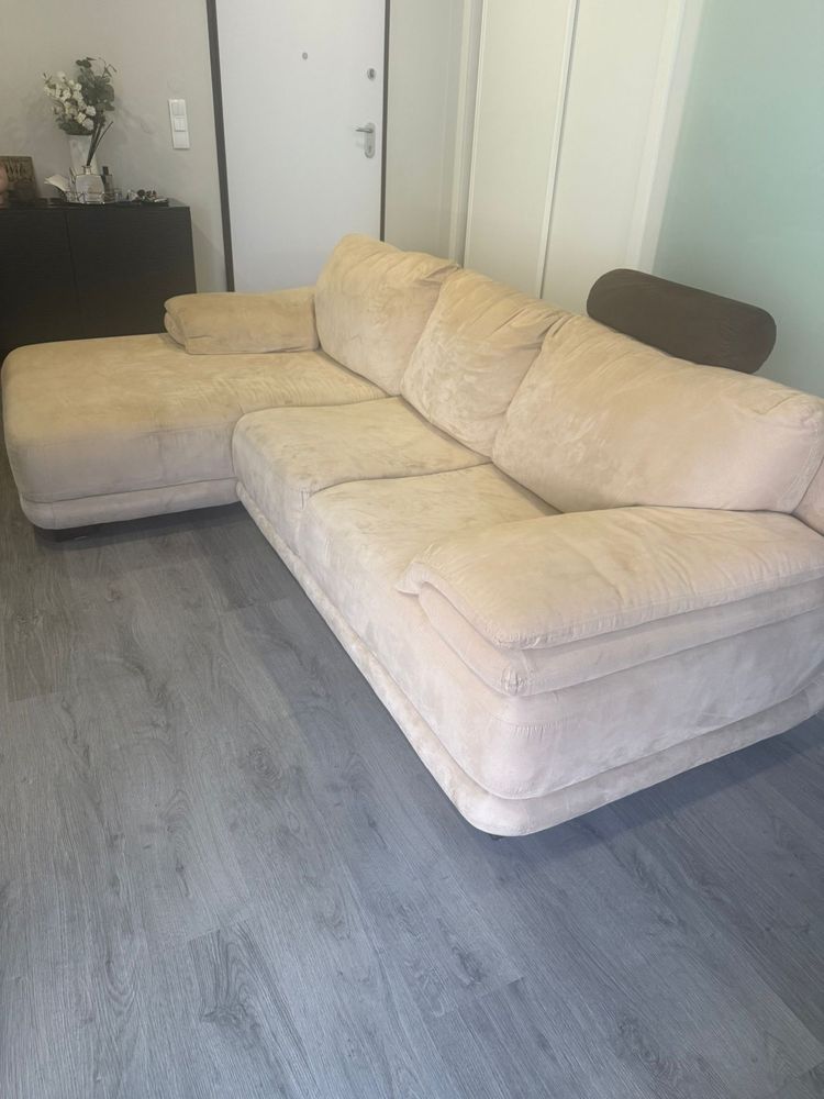 Sofá com chaise long