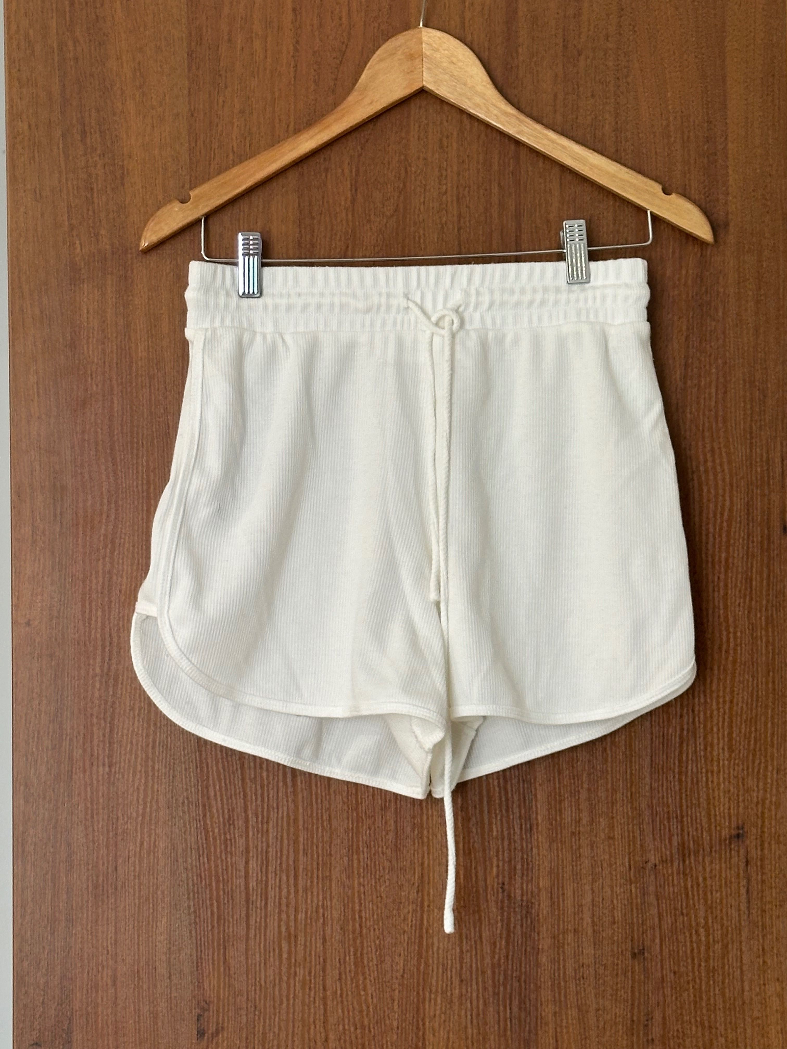 Белые шорты Zara