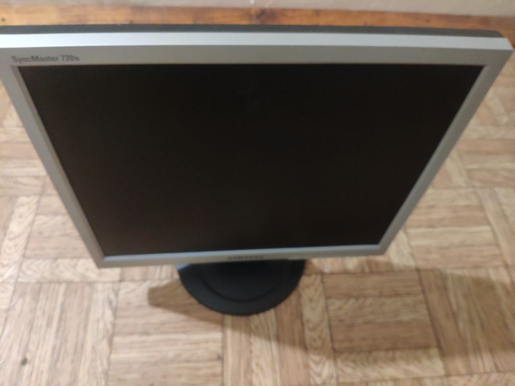 Монітор Samsung 720n
