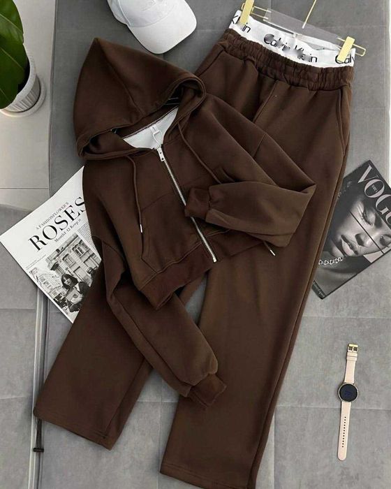 Спортивний жіночих костюм на флісі і з імітацією білизни