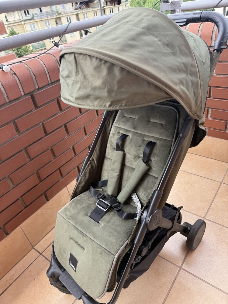 Wózek spacerowy Elodie Details Mondo Rebel Green z akcesoriami